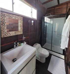 321 Surprise Beach house and Glamping