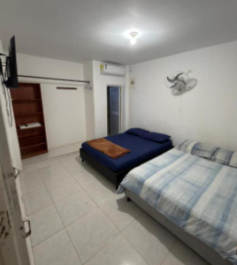 HOSTAL CARACOLI - HUECO