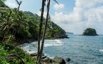 Capurganá: Descubre playas vírgenes, caminatas mágicas y aventuras caribeñas desde Necoclí
