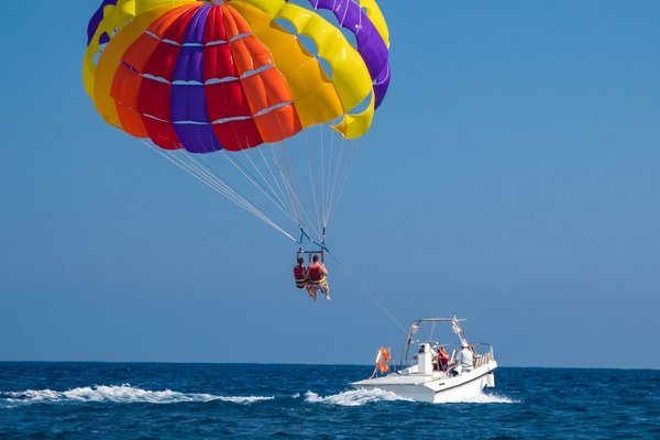 tour parasail