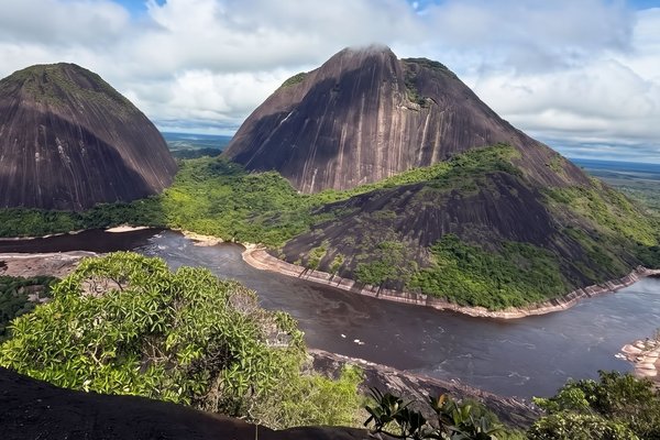 Expedición Cerros de Mavecure y Mirador Dugjin