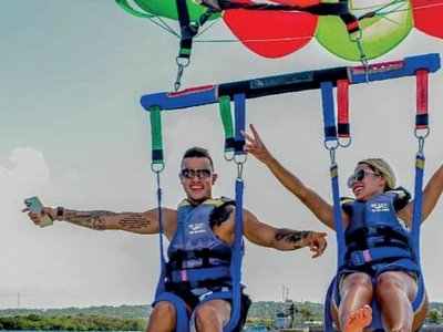 tour parasail