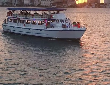 tour bahía en barco bequia